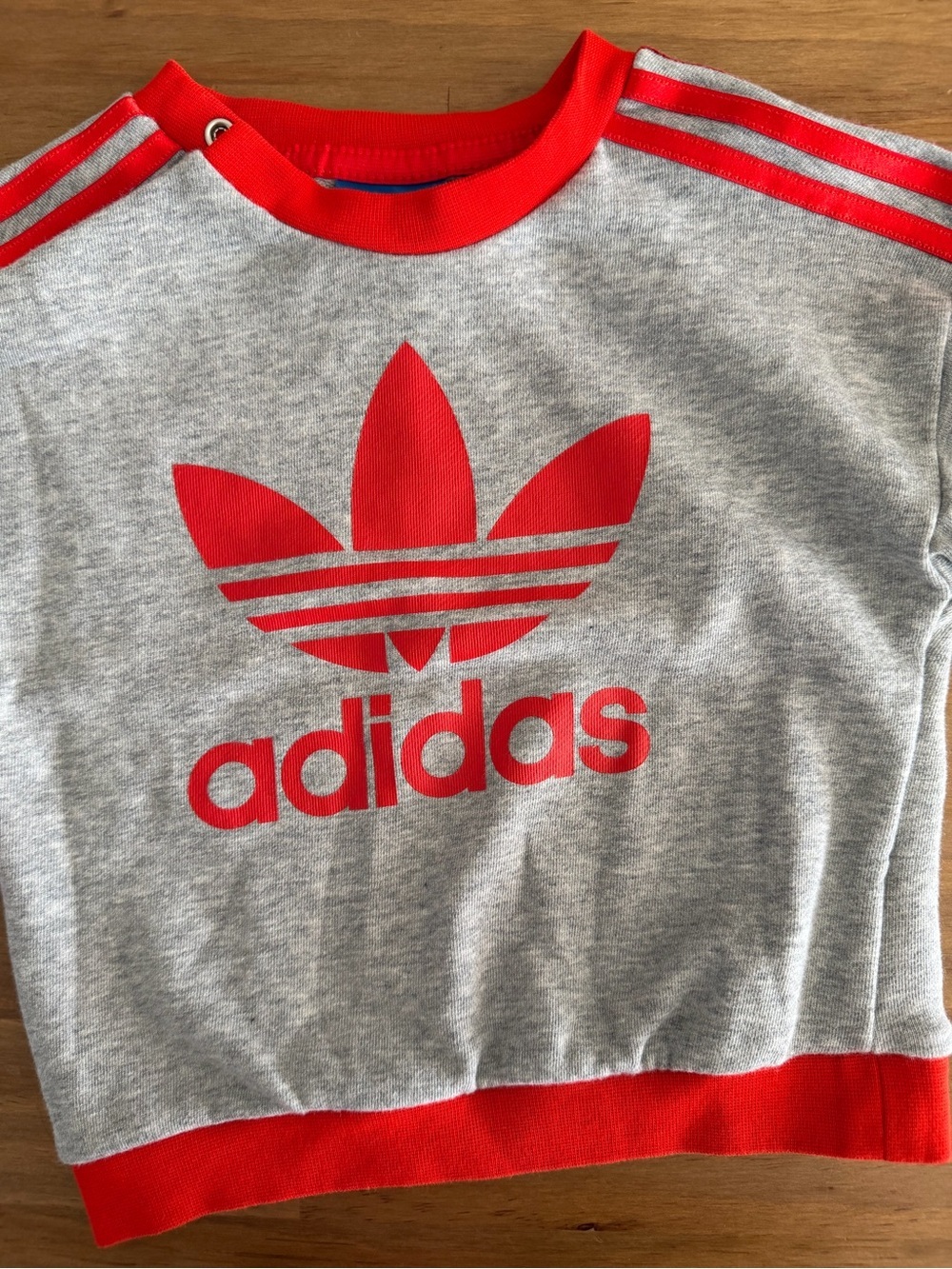 adidas Kids Heather Gray Pullover Sweatshirt with Red Trefoil Size 9-12M - Picture 4 of 7
